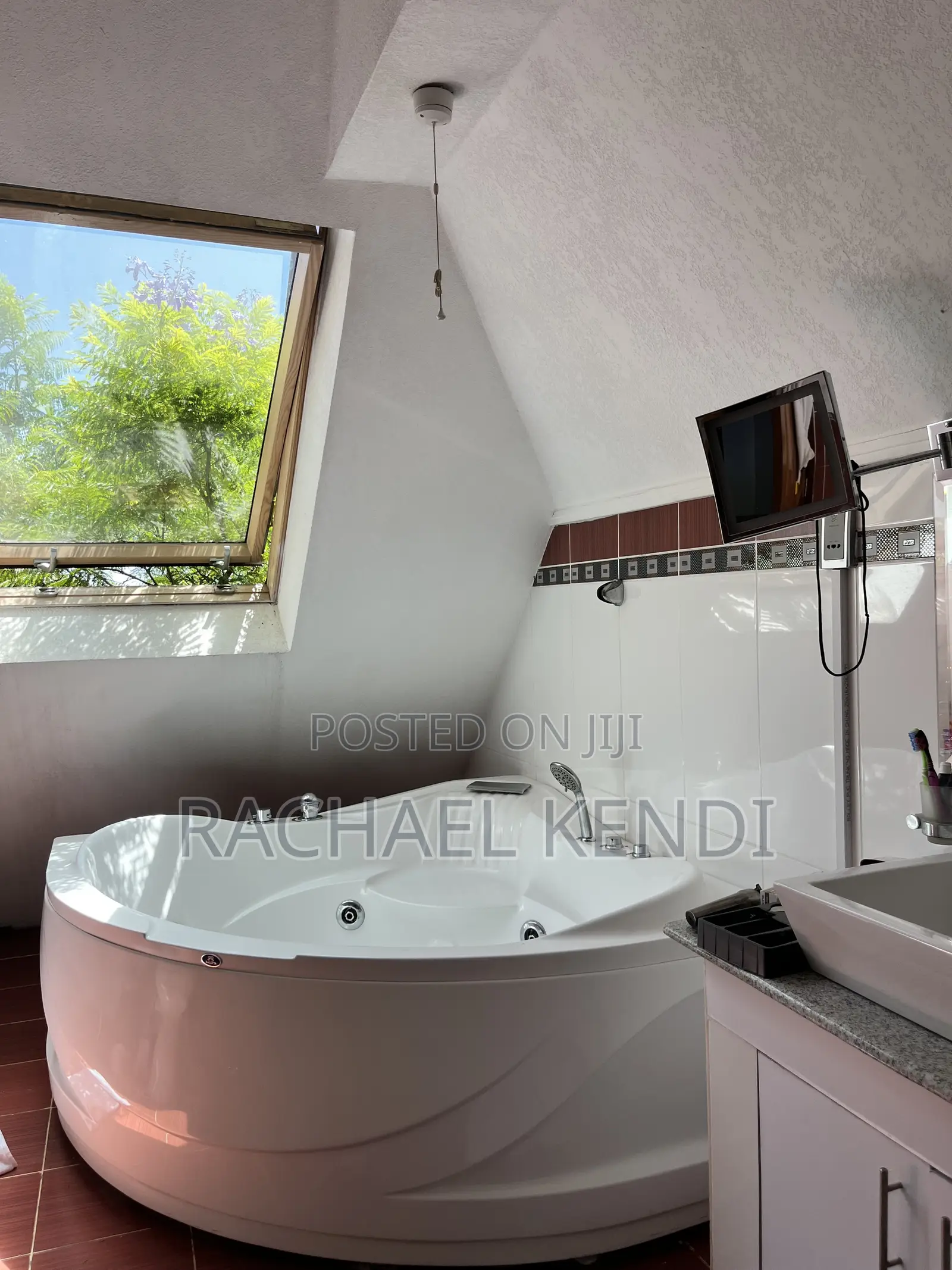 Interior Designer Airbnb