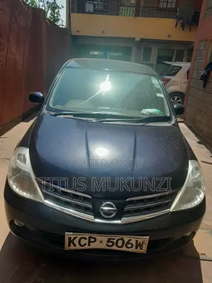 Nissan Tiida 2010 Black