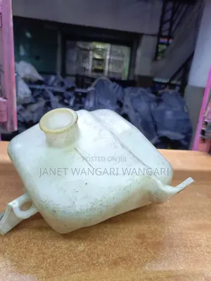 Coolant Reserve/Bottle Toyota Axio//Fielder141