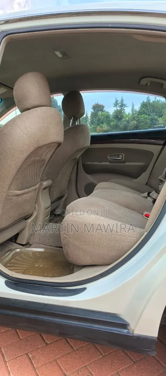 Nissan Bluebird 2012 White