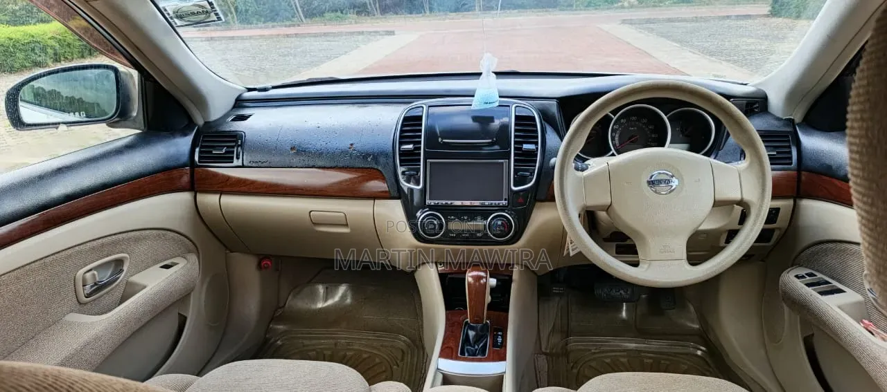 Nissan Bluebird 2012 White
