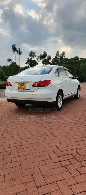 Nissan Bluebird 2012 White