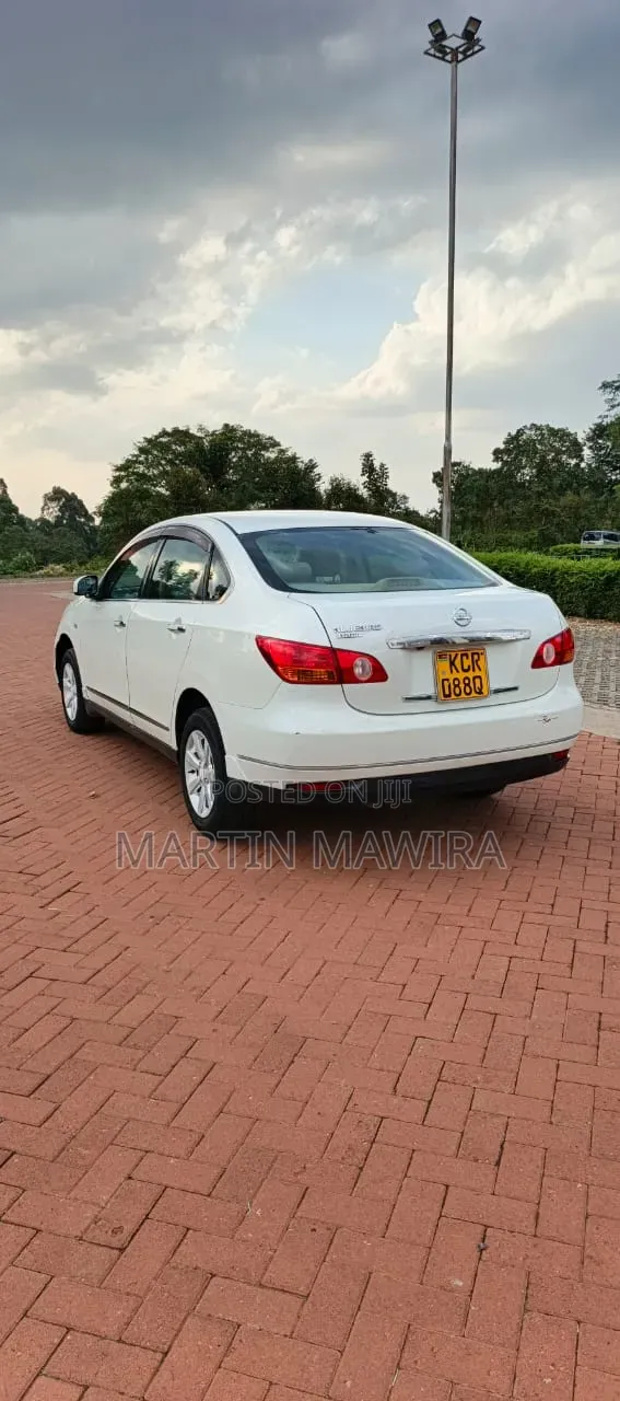 Nissan Bluebird 2012 White