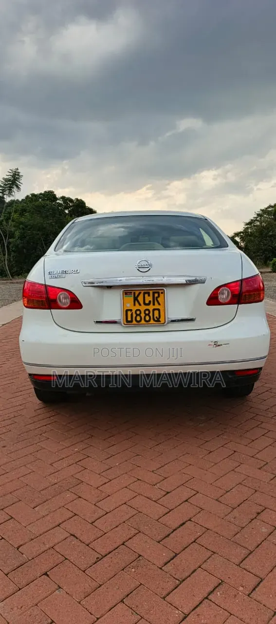 Nissan Bluebird 2012 White