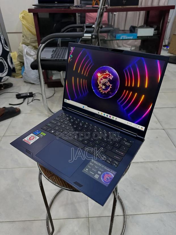 Laptop MSI Stealth 14 Studio A13VF 16GB Intel Core i7 SSD 1T - thumbnail 3