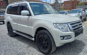 Mitsubishi Pajero 2018 White