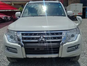 Mitsubishi Pajero 2018 White