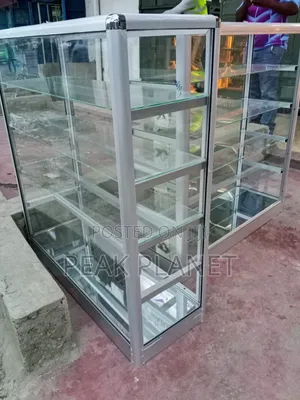 Shop Glass Display Showcase – Elegant Durable