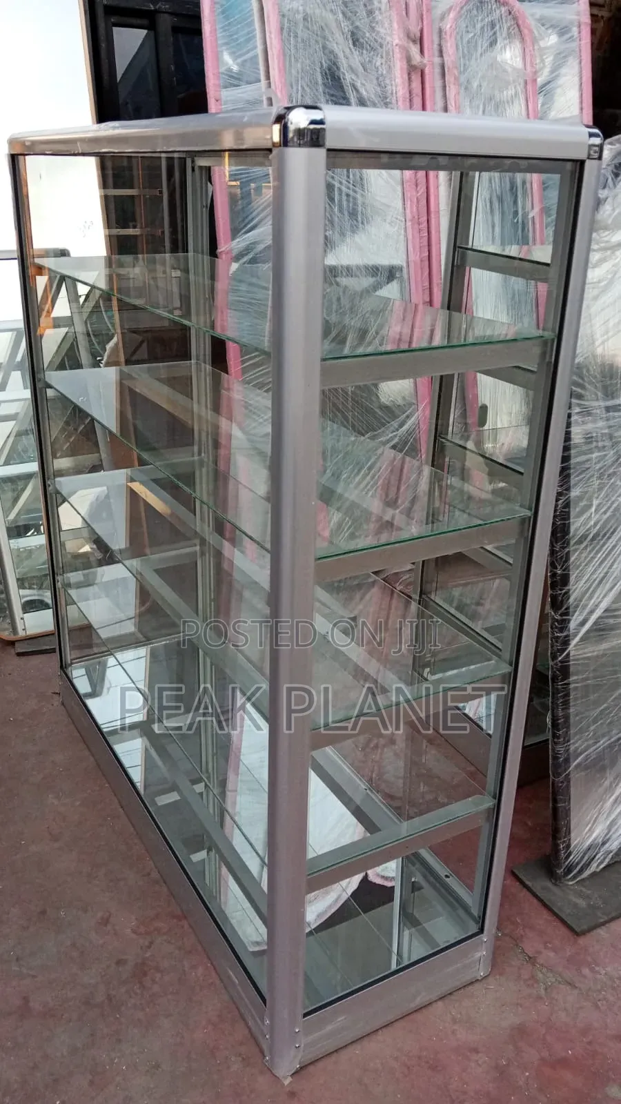 Modern Glass Showcase Counter – Secure Attractive