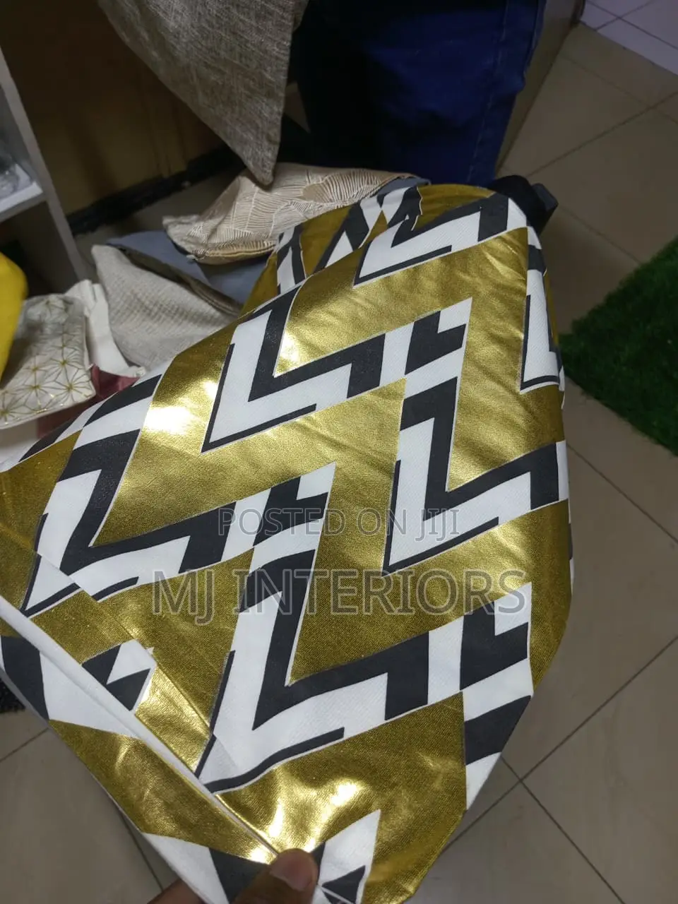 Beautiful Home Décor Cushion Covers and Soft Pillows