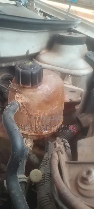 Vehicle Spare Parts Nissan Np200