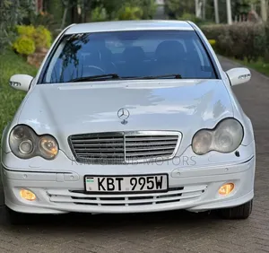Mercedes-Benz C230 2005 Pearl