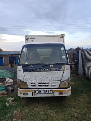 Isuzu ELF 2010 White