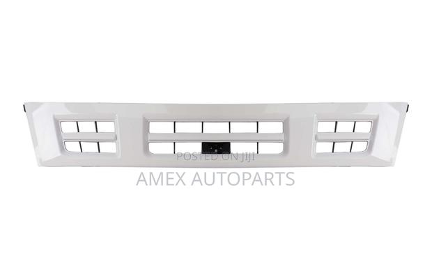 Front Grille Isuzu NPR NQR 600P 4.3 N/M Wide - thumbnail 2