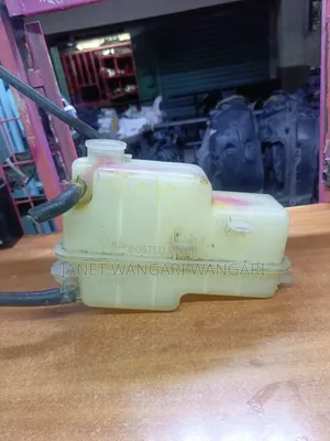 Coolant Reserve Bottle Toyota Vellfire