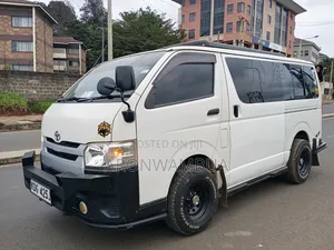 Toyota HiAce 2014 White