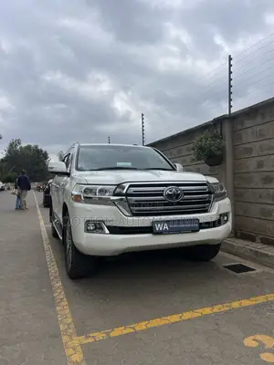 Toyota Land Cruiser 4.6 V8 ZX 2016 White