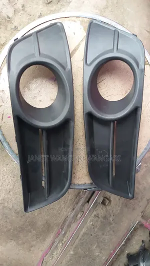 Toyota Runx 2006 Foglight Covers