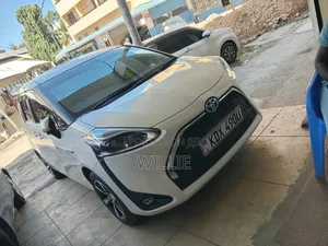 Toyota Sienta 2019 White