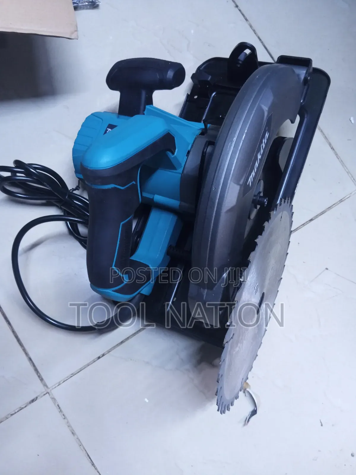 Electric Makita Circular Saw