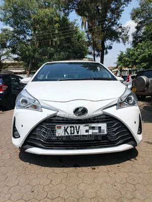 Toyota Vitz 2018 White