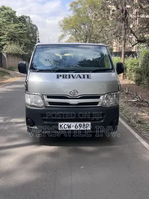 Toyota HiAce 2013 Silver