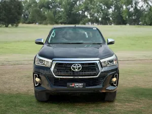 Toyota Hilux 2016 Black