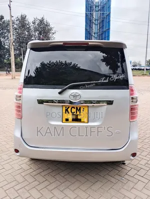 Toyota Noah 2010 Gray