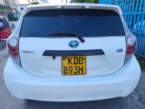 Toyota Aqua 2015 White