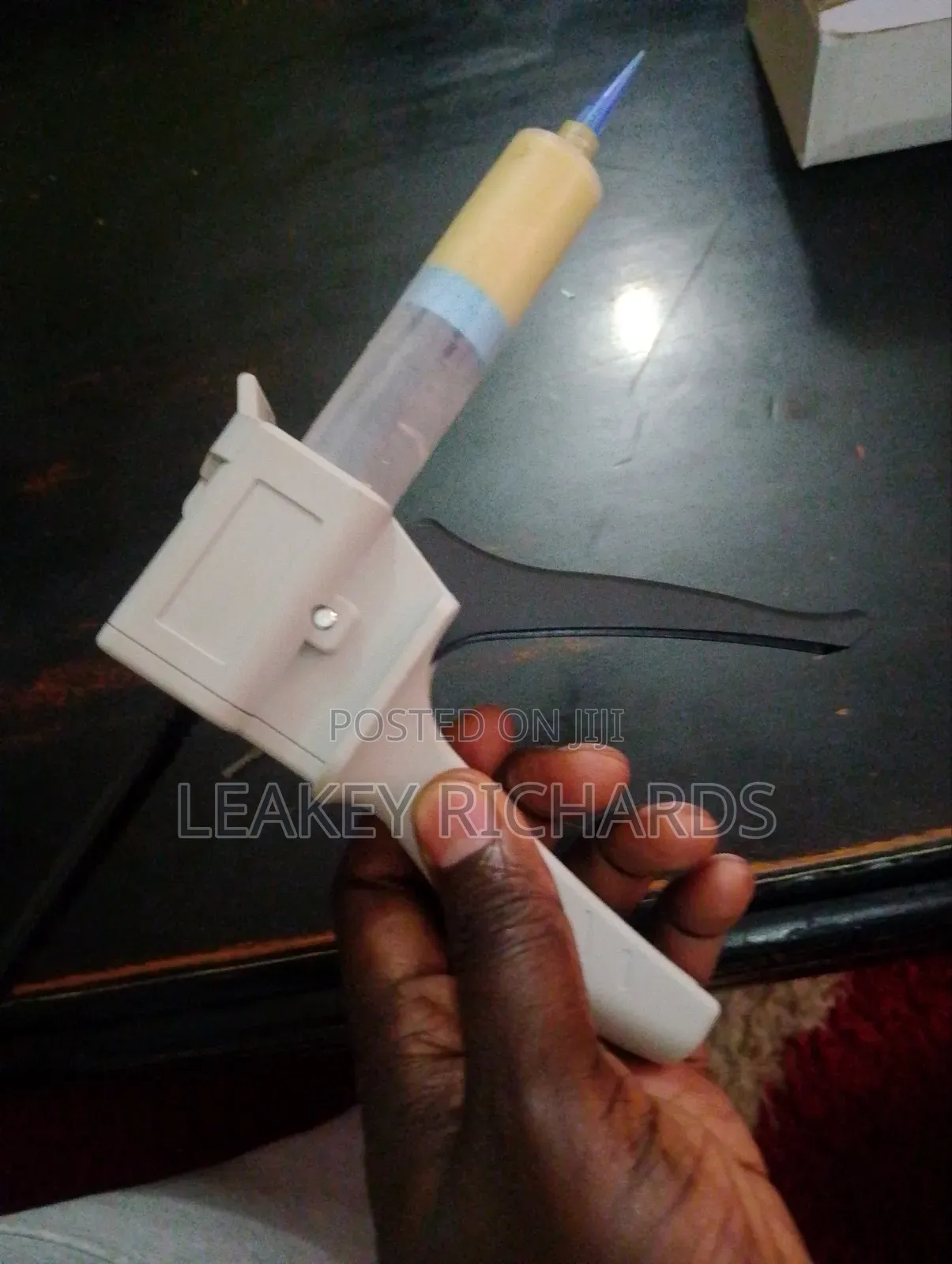 Roach Gel Gun