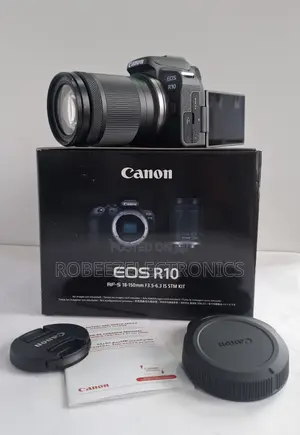 Canon EOS R10 Mirrorless Camera With 18-150mm Lens