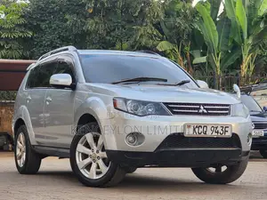 Mitsubishi Outlander SE 2011 Silver