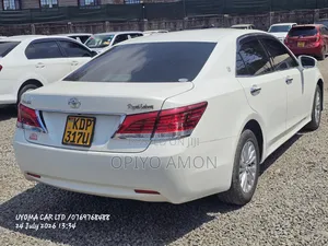 Toyota Crown 2017 White