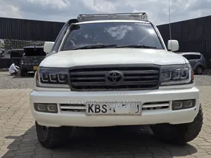 Toyota Land Cruiser 2006 White