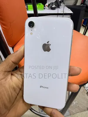 Apple iPhone XR 64 GB White