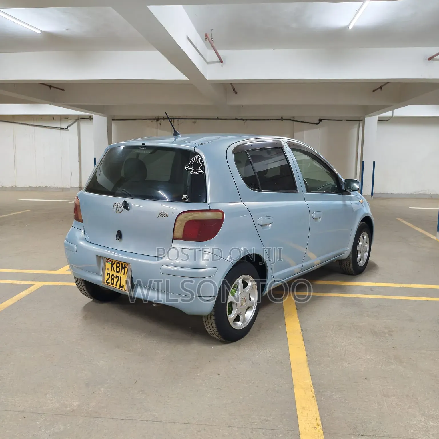 Toyota Vitz 2005 Ivory