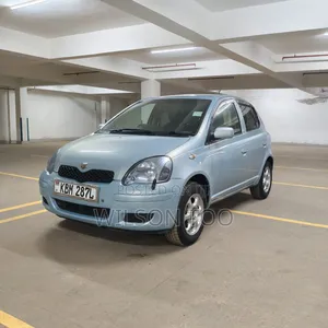 Toyota Vitz 2005 Ivory