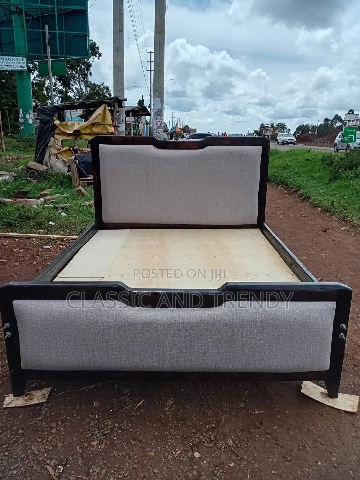 5x6 Cream Mocket Bed -Payment After Installation