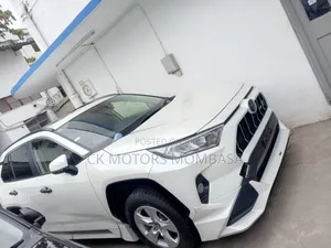 Toyota RAV4 2019 White