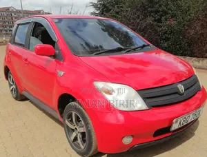 Toyota IST 2005 Red