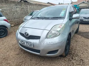 Toyota Vitz 2007 Silver