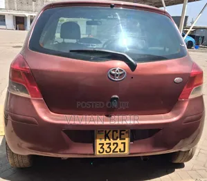 Toyota Vitz 2007 Red
