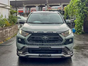 Toyota RAV4 2020 Green