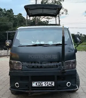 Toyota HiAce 2014 White