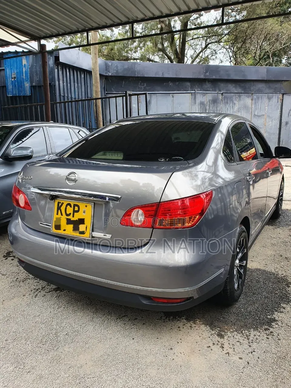 Nissan Bluebird 2011 Gray