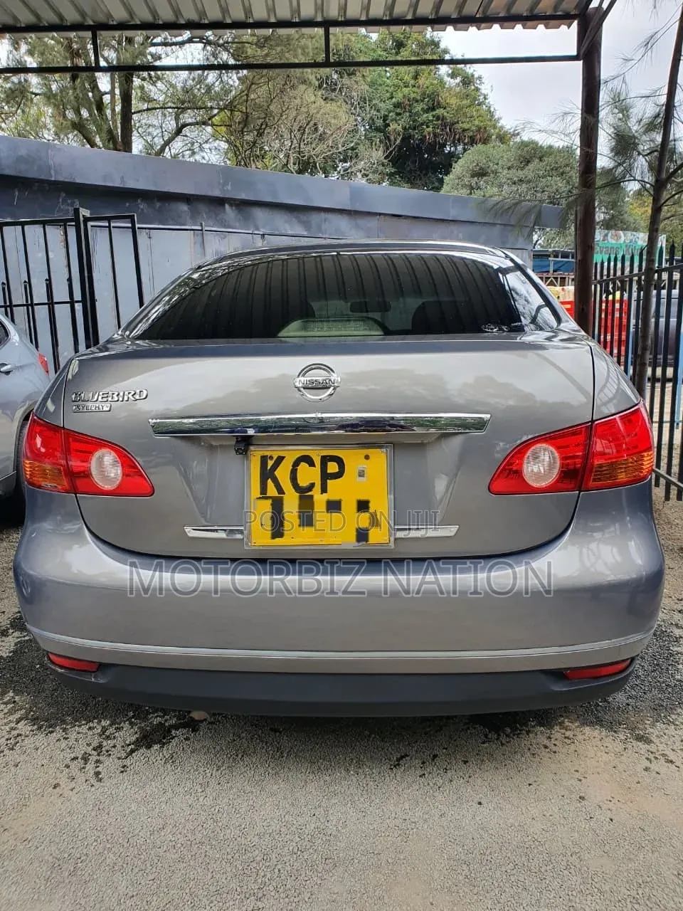 Nissan Bluebird 2011 Gray
