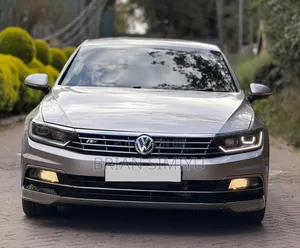 Volkswagen Passat 2016 Gray