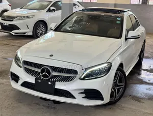 Mercedes-Benz C200 2019 Pearl