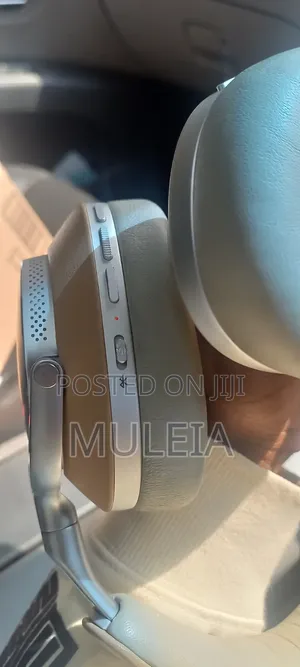 Bowers Wilkins Px8