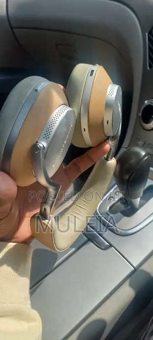 Bowers Wilkins Px8
